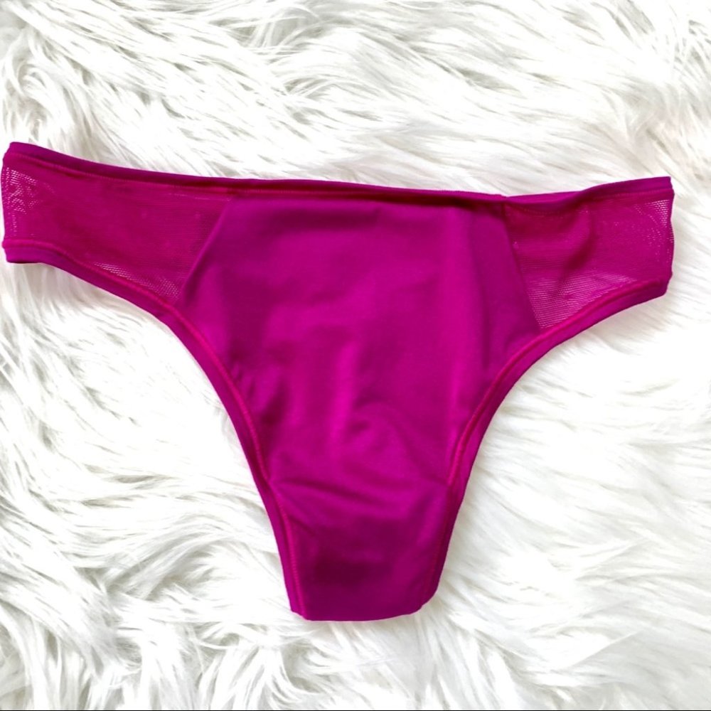 Victoria’s Secret Sexy Illusions Seamless Mesh Thong Panty Purple Small